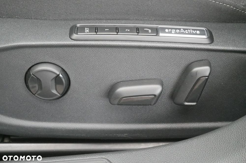 Volkswagen Golf Variant 2.0 TDI Style DSG - 25
