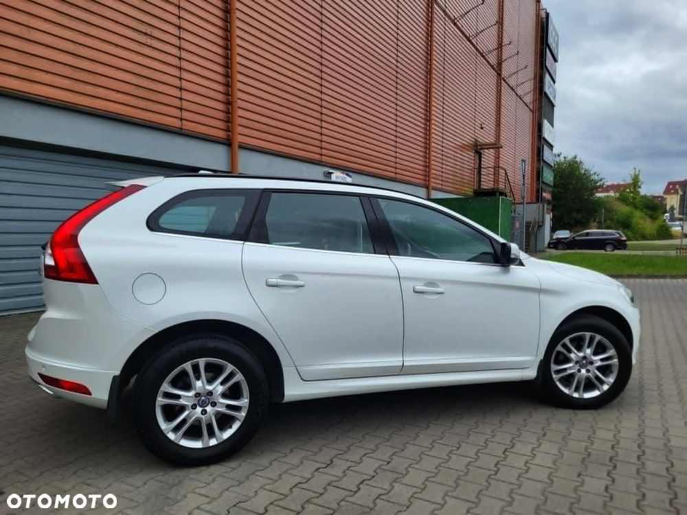 Volvo XC 60 D4 Geartronic Momentum - 22
