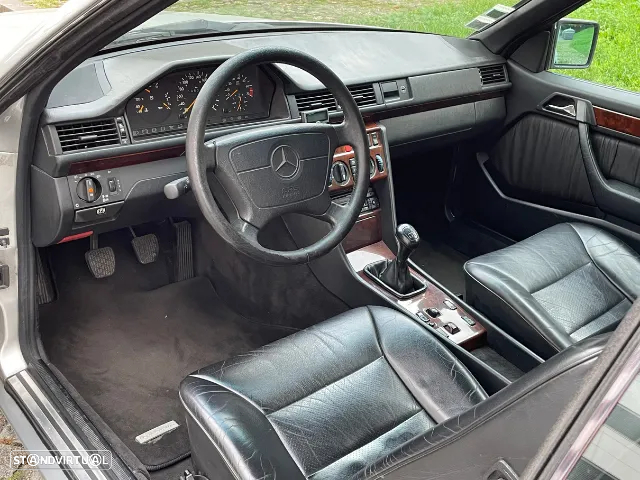 Mercedes-Benz E 200 Coupé - 9