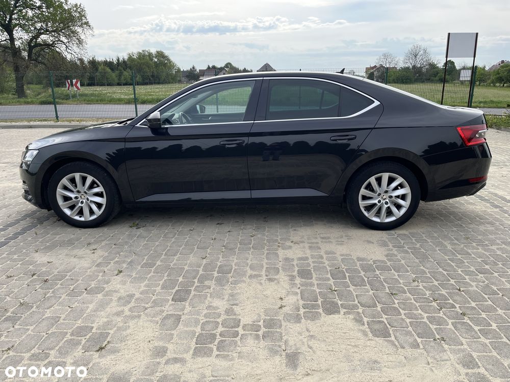 Skoda Superb 2.0 TDI SCR Style DSG - 4