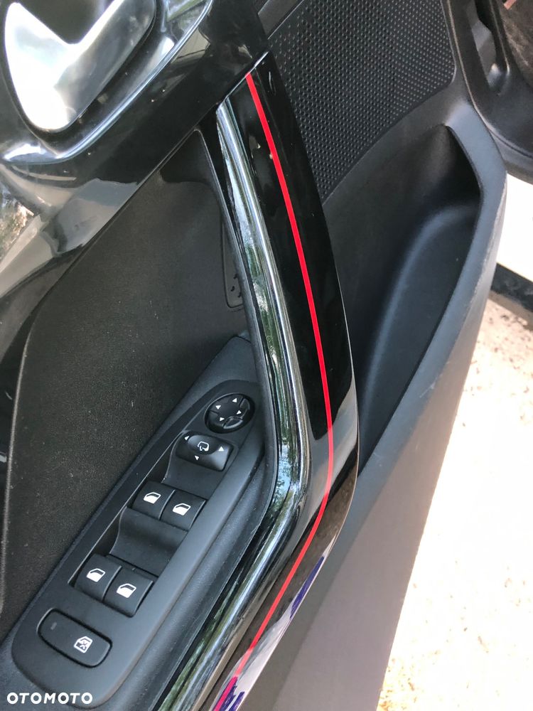 Peugeot 2008 BlueHDi FAP 120 STOP & START GT-Line Edition - 14