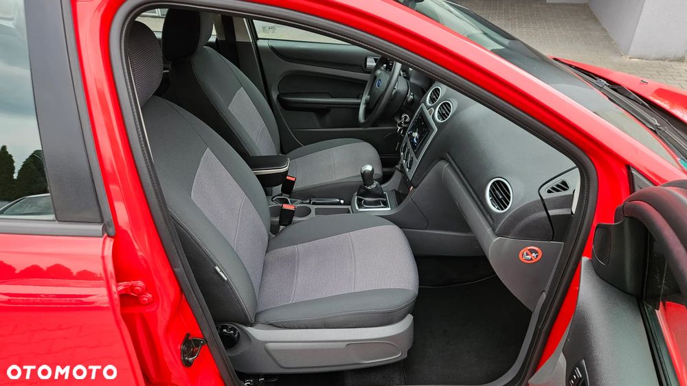 Ford Focus 1.4 16V Style+ - 18
