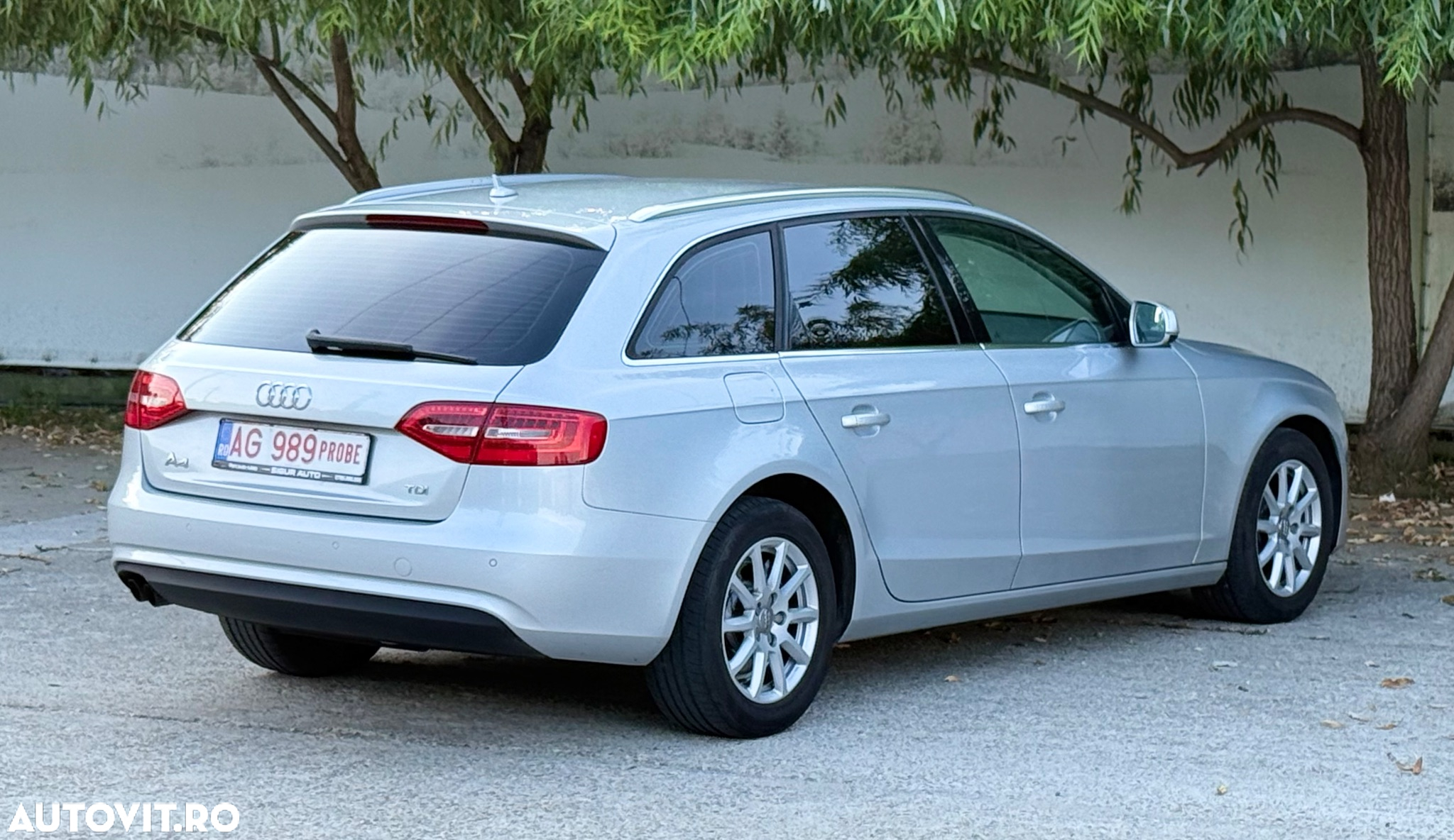 Audi A4 Avant 2.0 TDI DPF Attraction - 3