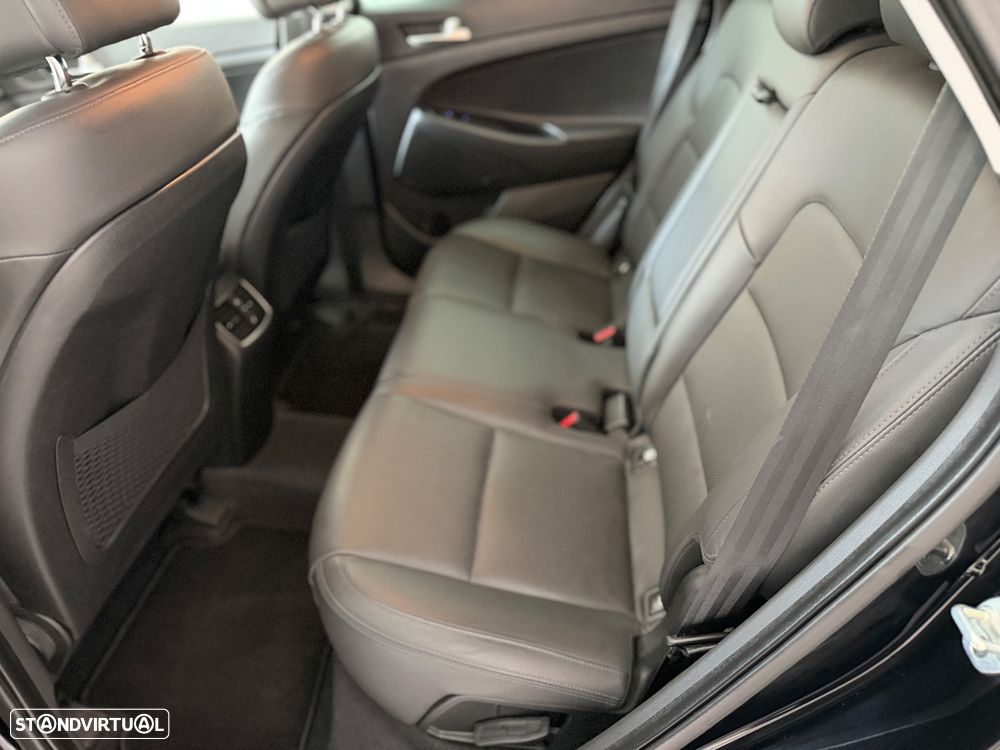 Hyundai Tucson 2.0 CRDi 4WD Auto Premium - 43