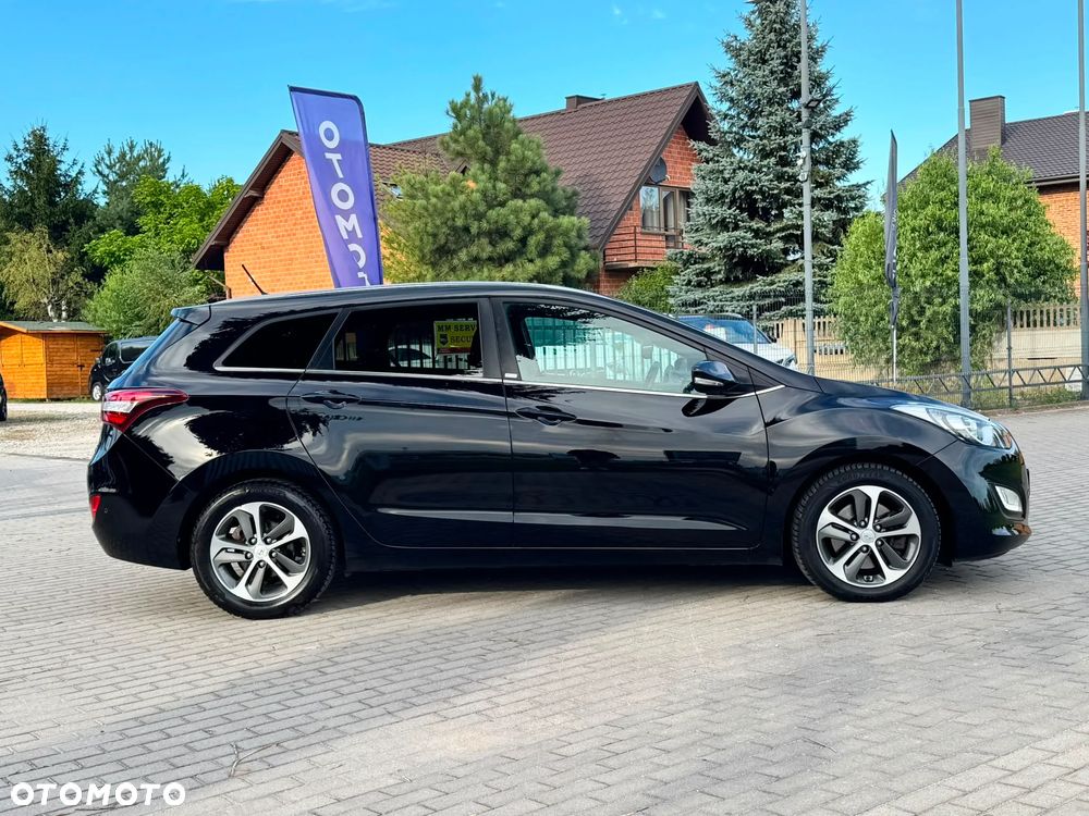 Hyundai i30 blue Kombi 1.6 CRDi DCT Passion - 14