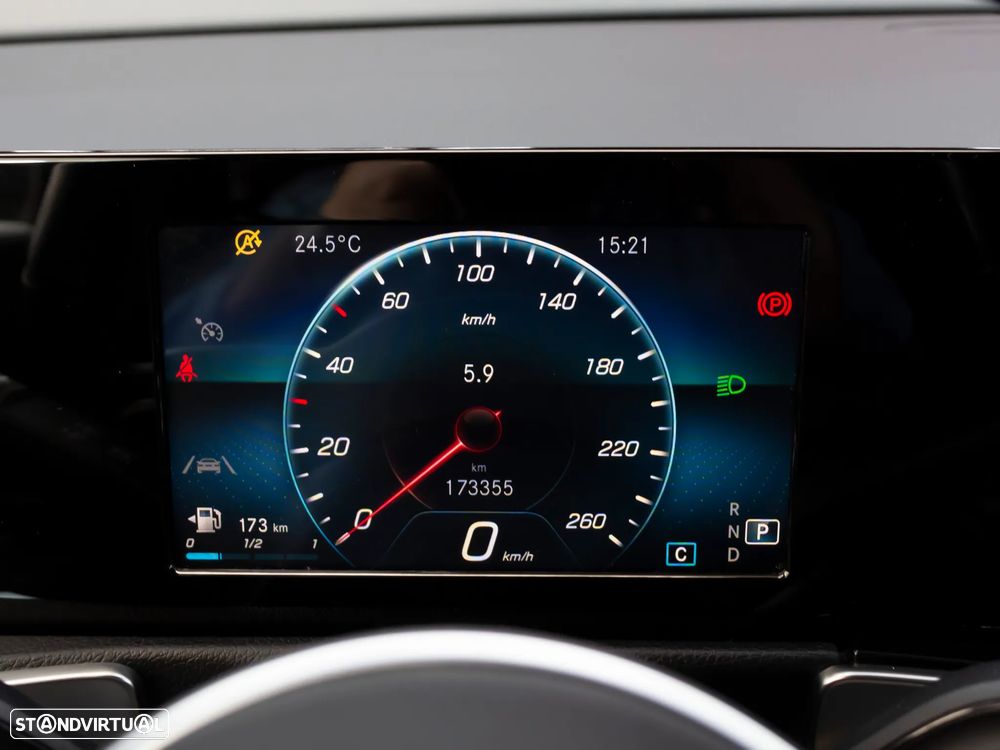 Mercedes-Benz GLB 180 d Progressive - 25