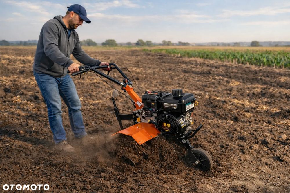Husqvarna Glebogryzarka Kultywator BENASSI. Włoska Oryginalna Maszyna sprowadzona z Norwegii. Silnik Honda lub BRIGGS VANGUARD. 7km lub 5,5km . Szerokość rob. 80cm. 3 biegi pracy. To nie jest chińczyk!! Prawdziwy kultywator Przemysłowy koszt nowego około 10 tysięcy złotych. Okazja  cena zimowa wyprzedaż!! - 15