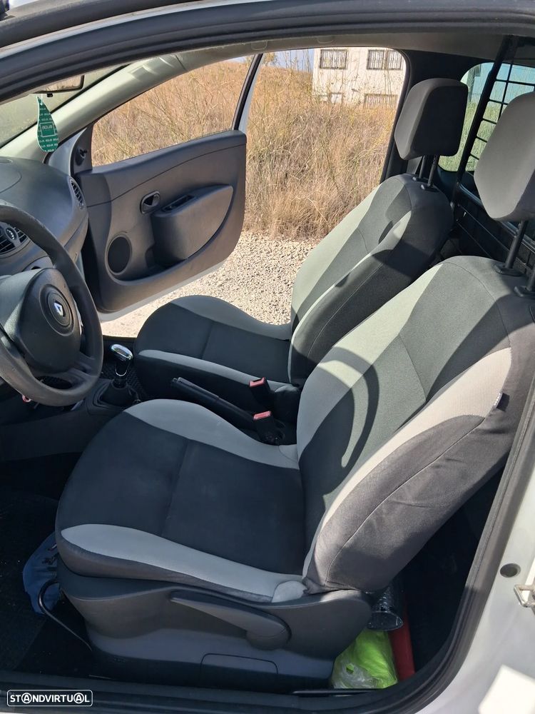 Renault Clio 1.5 dCi Dynamique S - 11