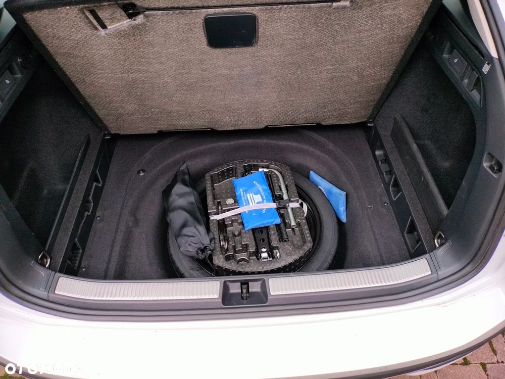 Volkswagen Passat - 14