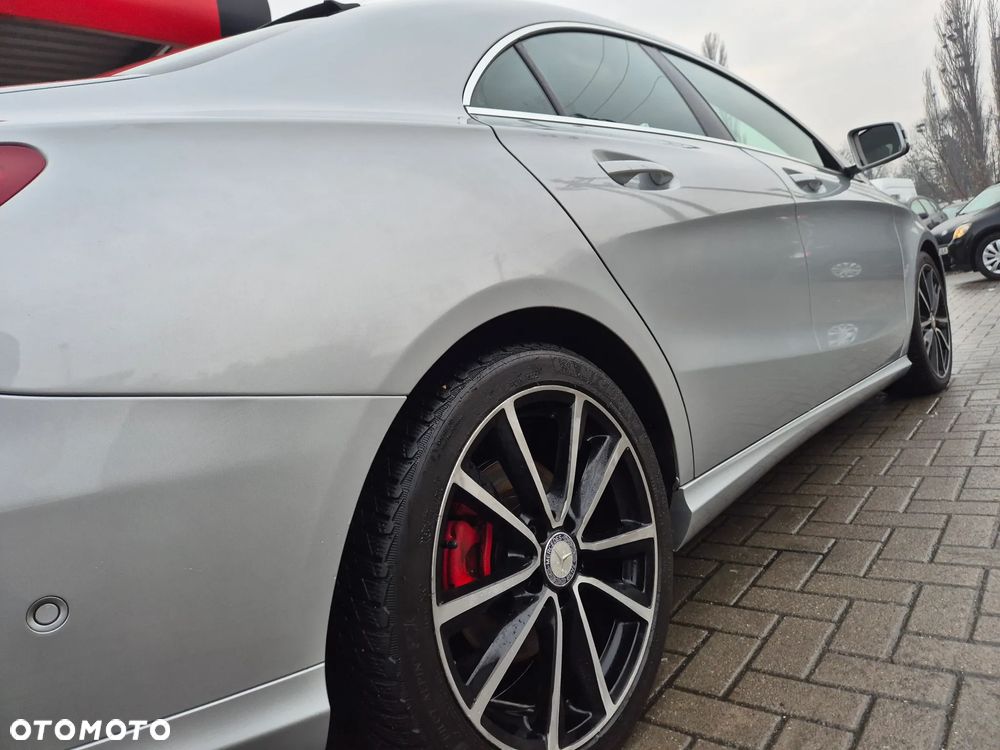 Mercedes-Benz CLA 180 AMG Line - 22