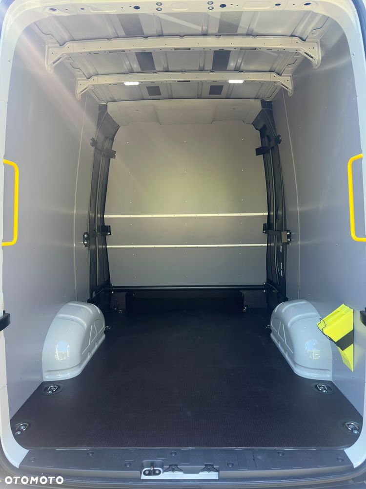 Volkswagen Crafter - 10