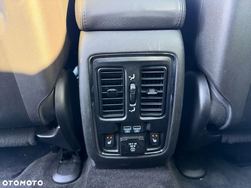 Jeep Grand Cherokee - 28