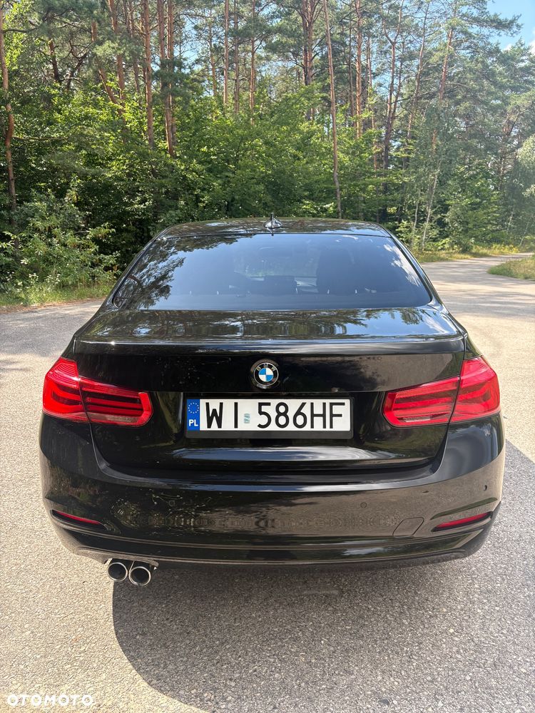 BMW Seria 3 320i xDrive Luxury Line - 7