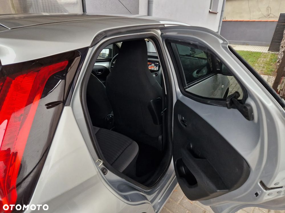 Toyota Aygo x-JBL - 26