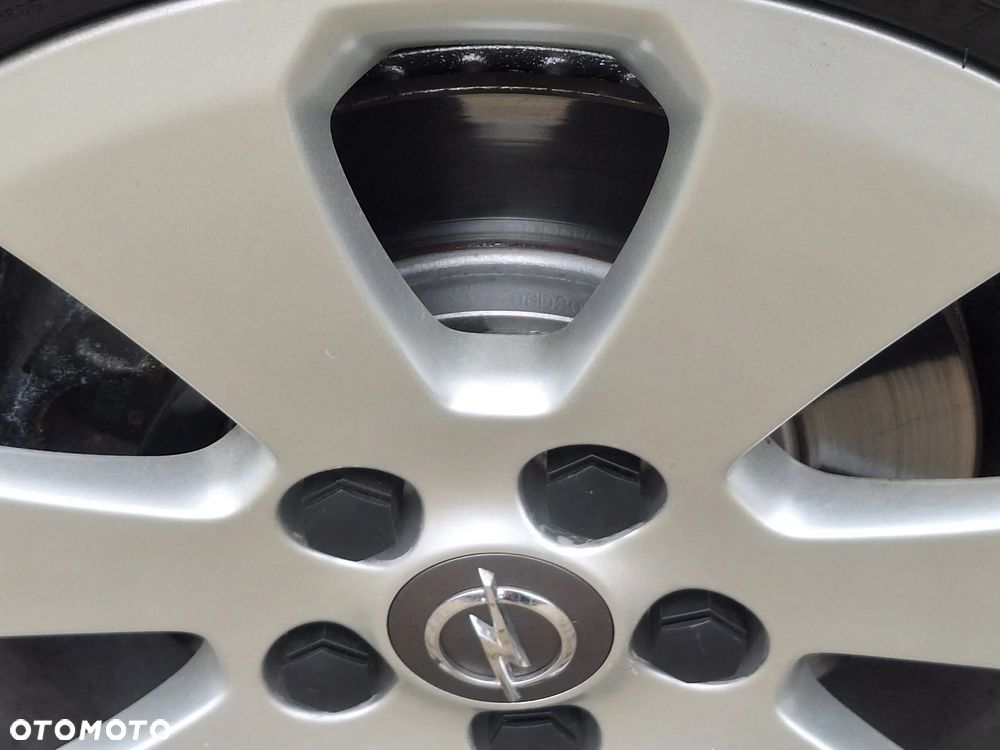 Opel Insignia - 35
