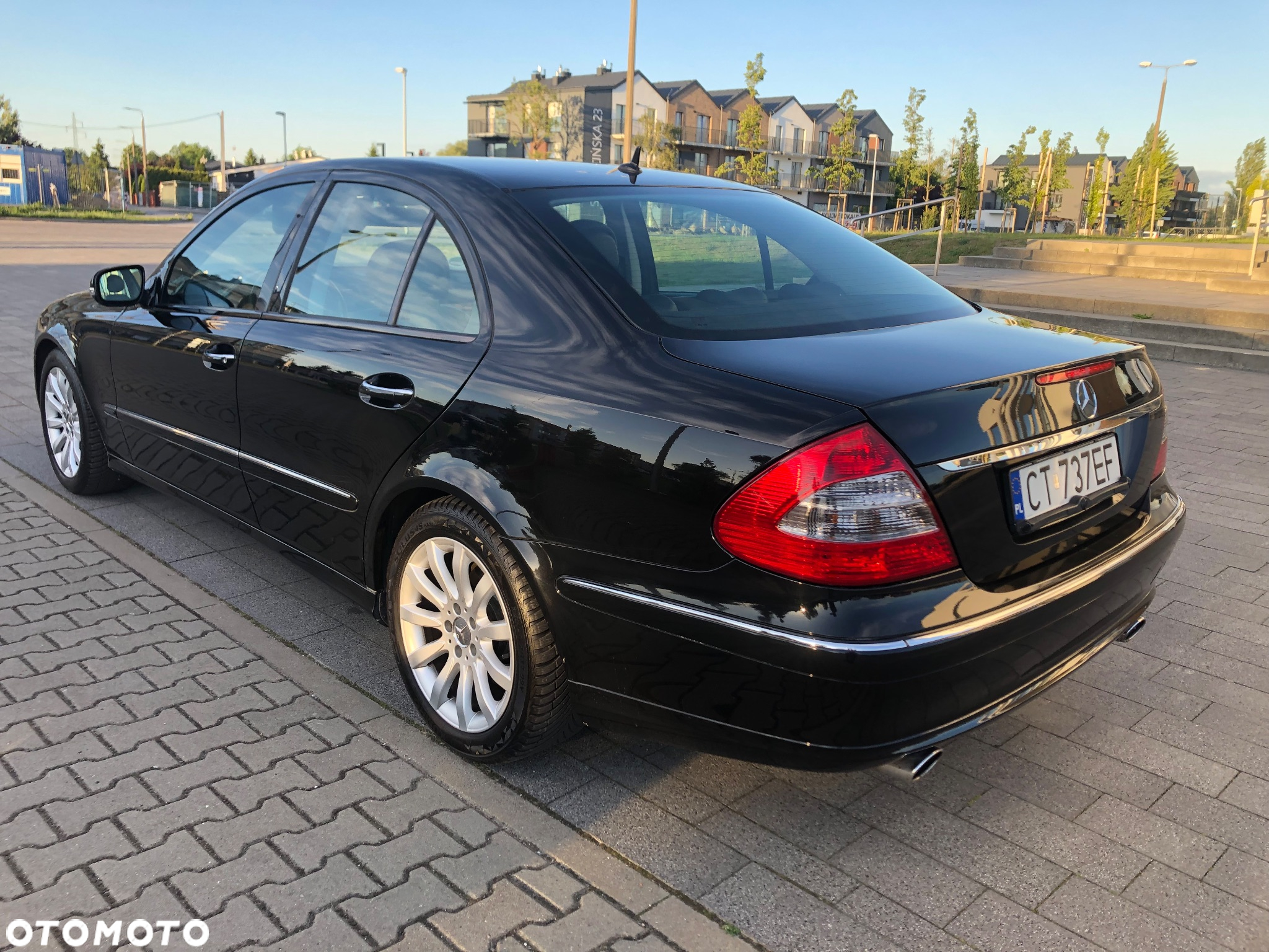 Mercedes-Benz Klasa E 200 BlueEFFICIENCY 7G-TRONIC Elegance - 4