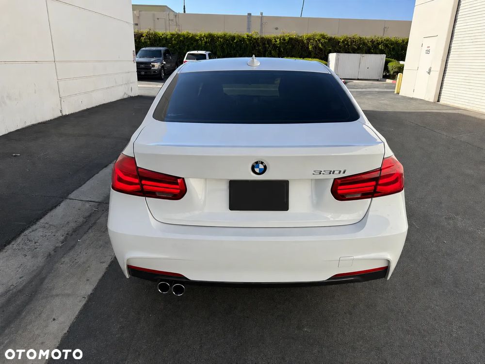 BMW Seria 3 330i xDrive Edition M Sport Shadow - 5