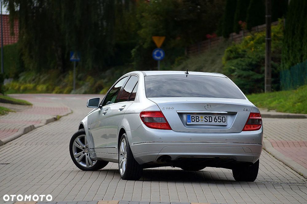 Mercedes-Benz Klasa C 180 CGI BlueEff Avantgarde - 2