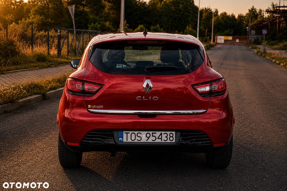Renault Clio 1.2 16V 75 LIMITED - 6