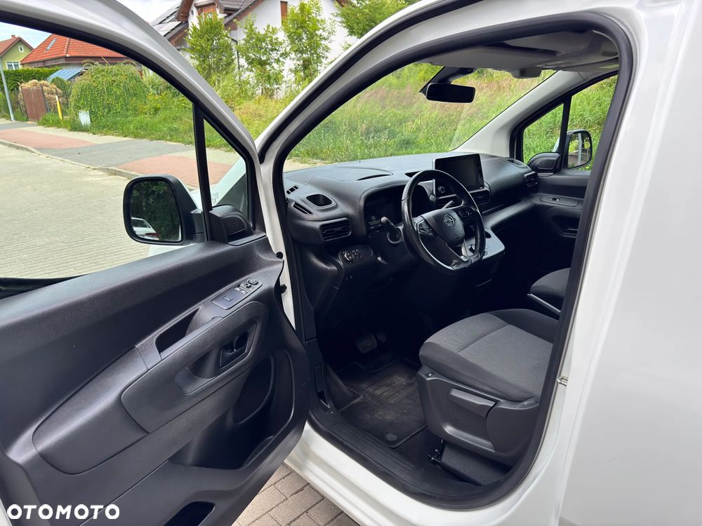Opel COMBO L1 Automat - 16