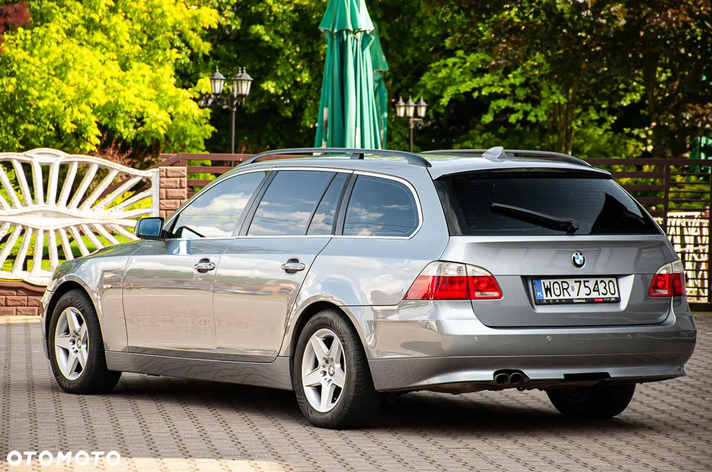 BMW Seria 5 525i Touring - 14