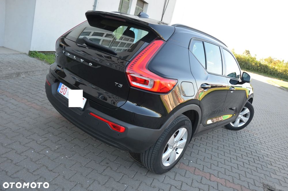 Volvo XC 40 T3 Momentum - 12