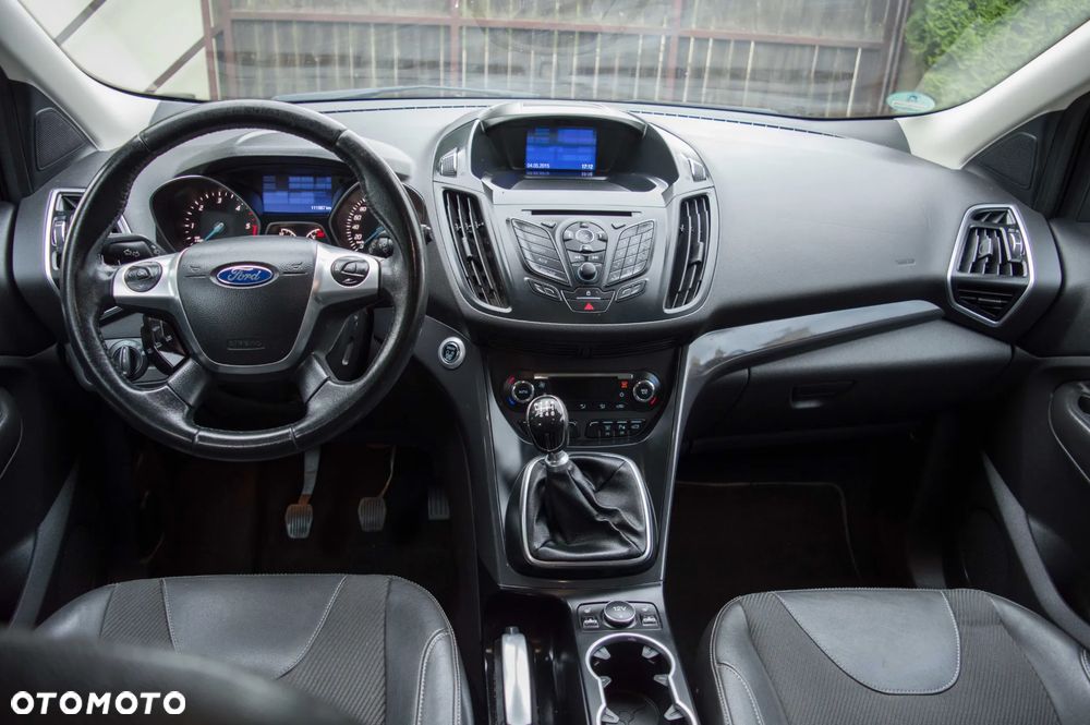Ford Kuga 2.0 TDCi 2x4 Titanium - 17