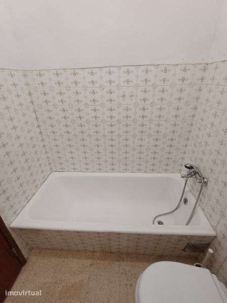 Aluga-se casa T2 e também aluga-se para estudantes - Grande imagem: 4/8