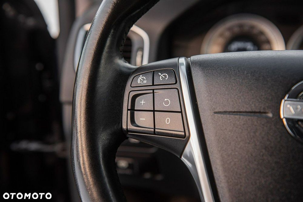 Volvo V60 D4 R-Design Momentum - 27