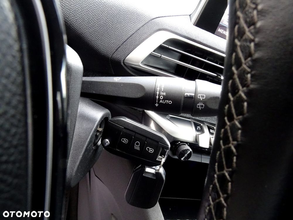 Peugeot 3008 PureTech 130 Stop & Start Allure - 19