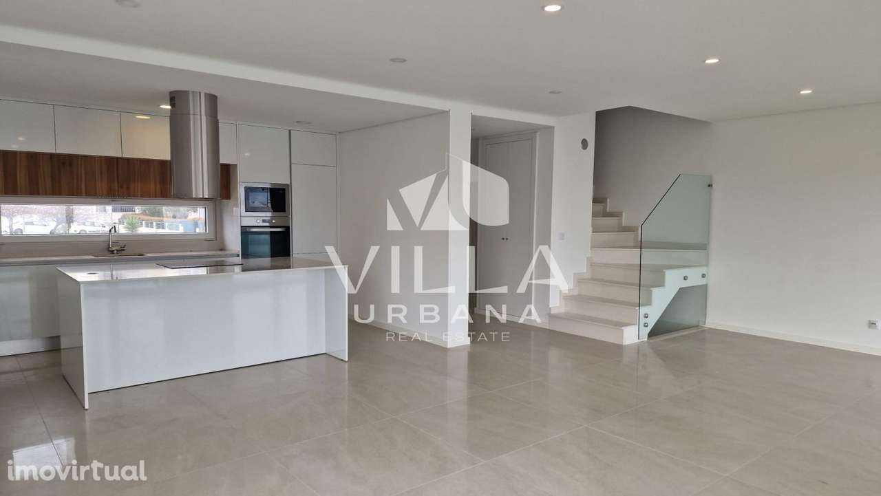 Moradia T3+1 no Centro da Charneca da Caparica - Grande imagem: 5/32