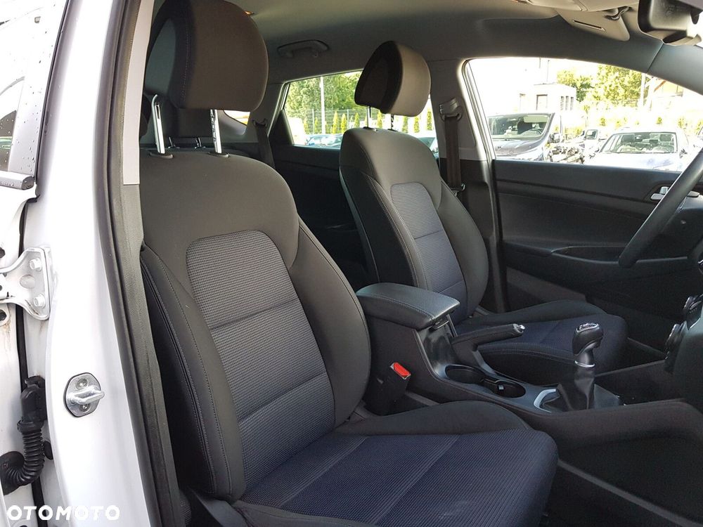Hyundai Tucson 1.6 GDI BlueDrive Comfort 2WD - 32