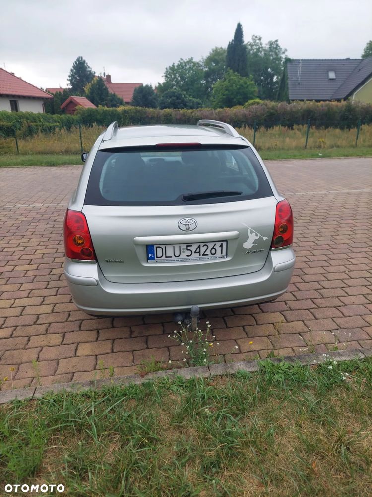 Toyota Avensis 2.0 D-4D High - 3