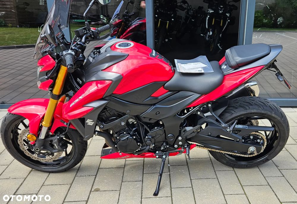 Suzuki GSX - 2