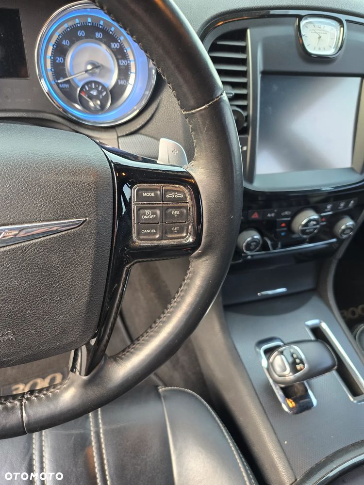 Chrysler 300s - 21