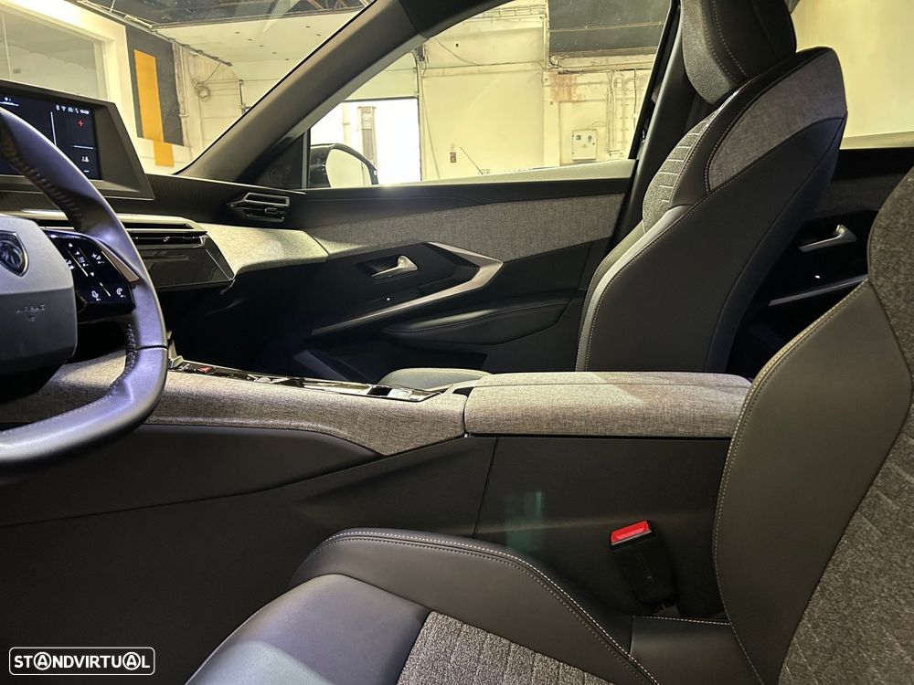 Peugeot 3008 1.2 Hybrid Allure e-DCS6 - 42