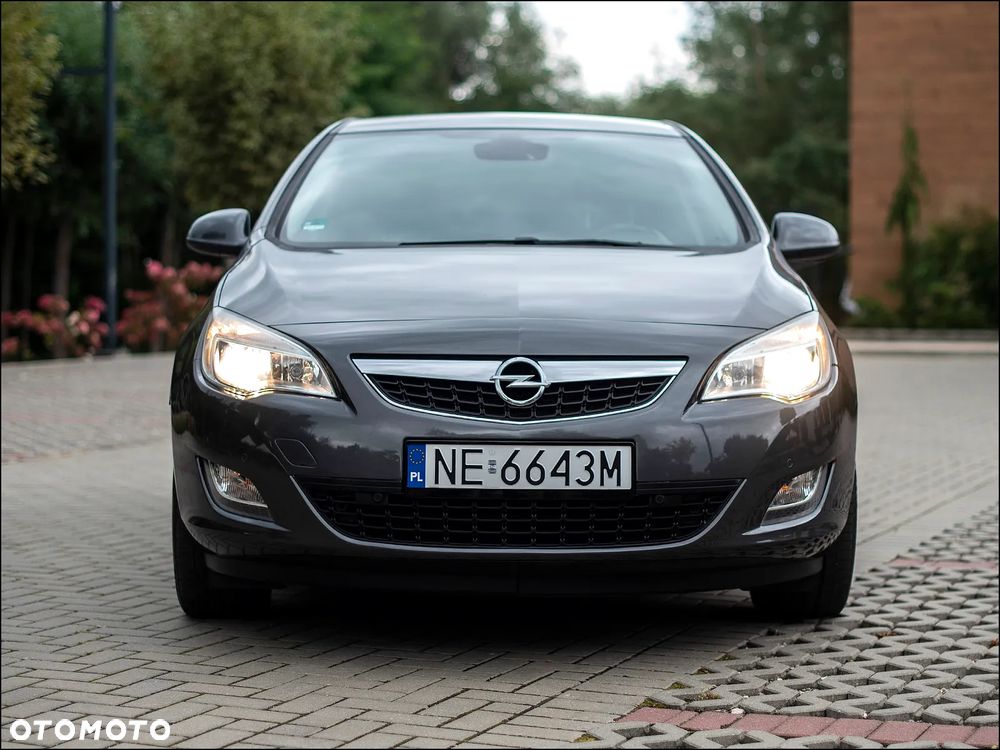 Opel Astra 2012 photo 3