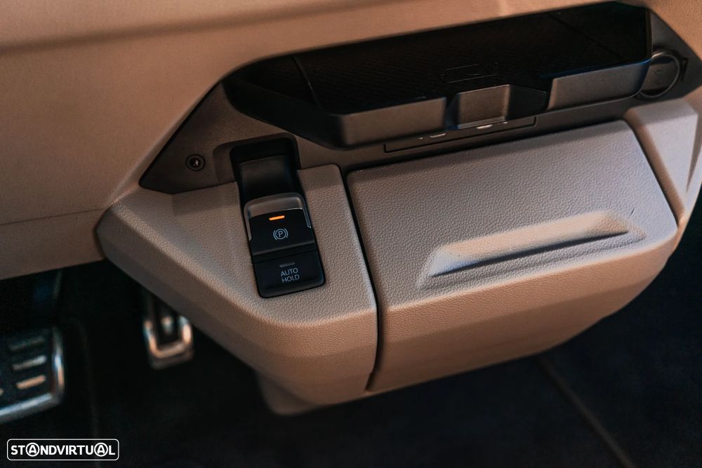 VW Multivan 2.0 TSI Style Longa DSG - 21