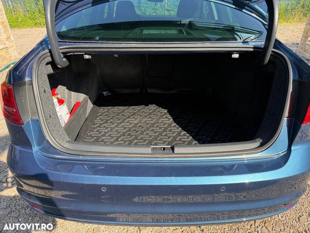 Volkswagen Jetta - 18