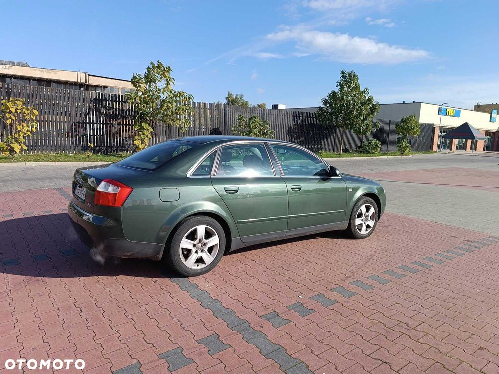 Audi A4 Limousine - 3