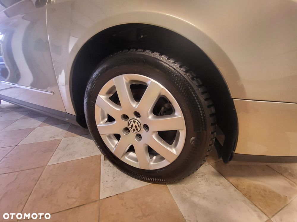 Volkswagen Passat Variant 2.0 TDI DSG Highline - 25