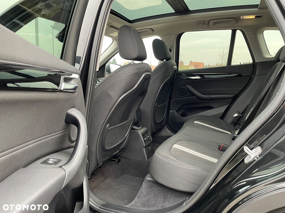 BMW X1 sDrive18i Sport Line - 14