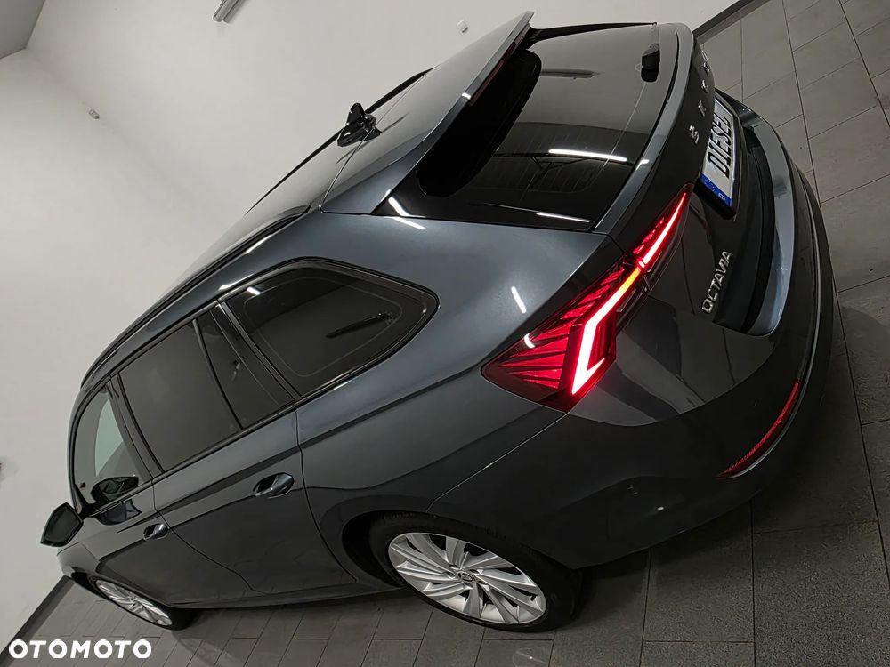 Skoda Octavia 2.0 TDI DSG Exclusive Plus - 35