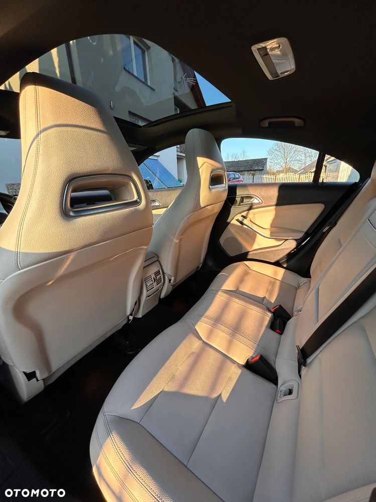 Mercedes-Benz CLA 250 7G-DCT AMG Line - 10