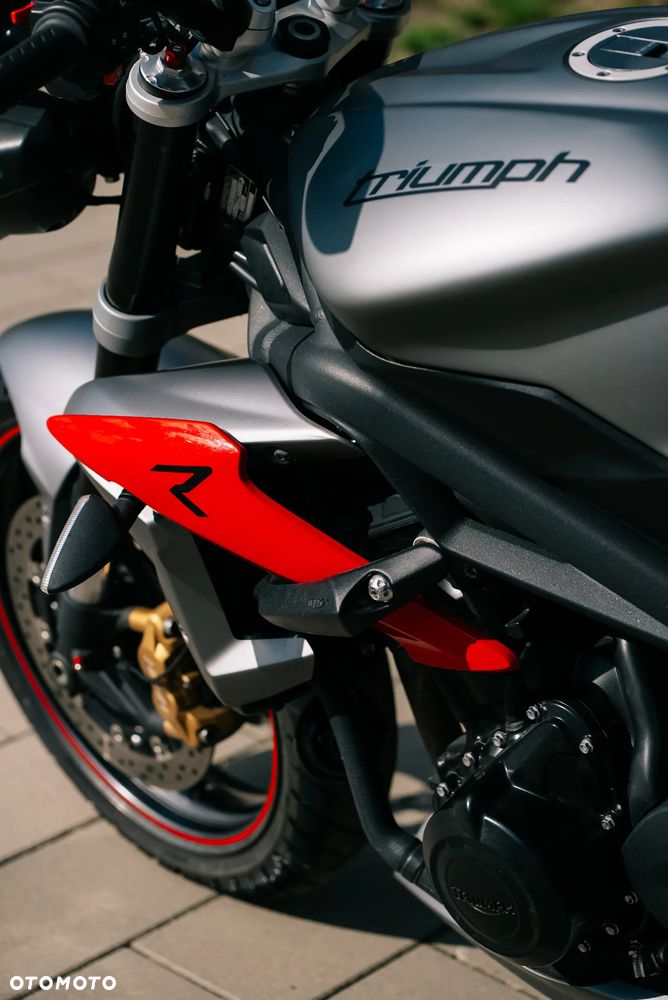 Triumph Street Triple - 21