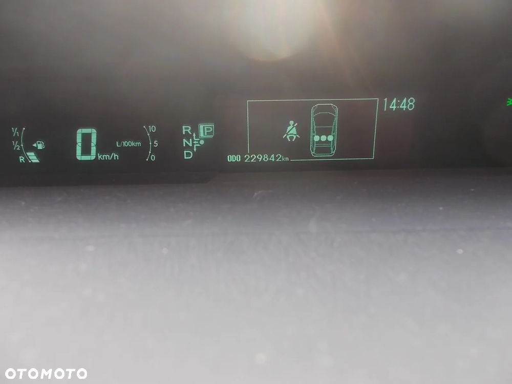 Toyota Prius (Hybrid) - 15