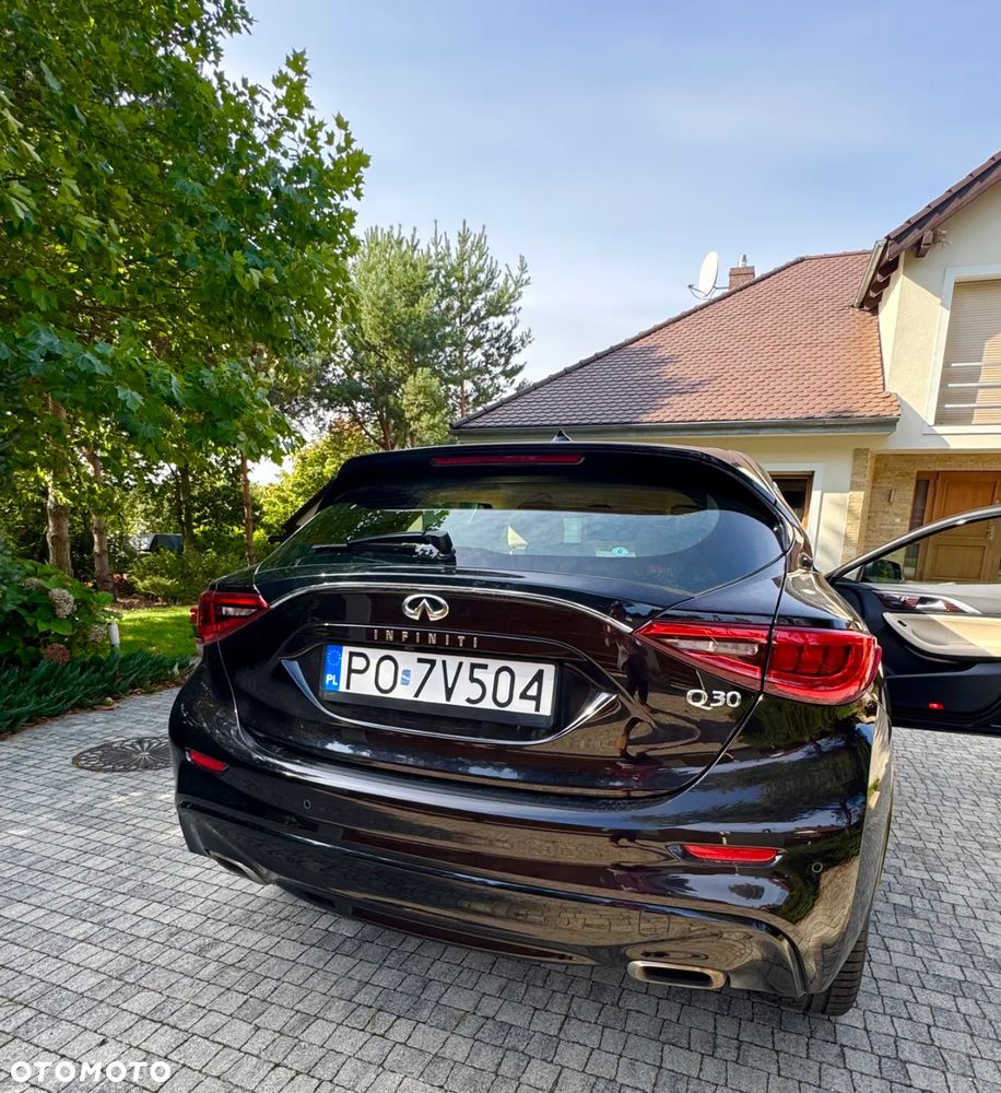 Infiniti Q30 - 7