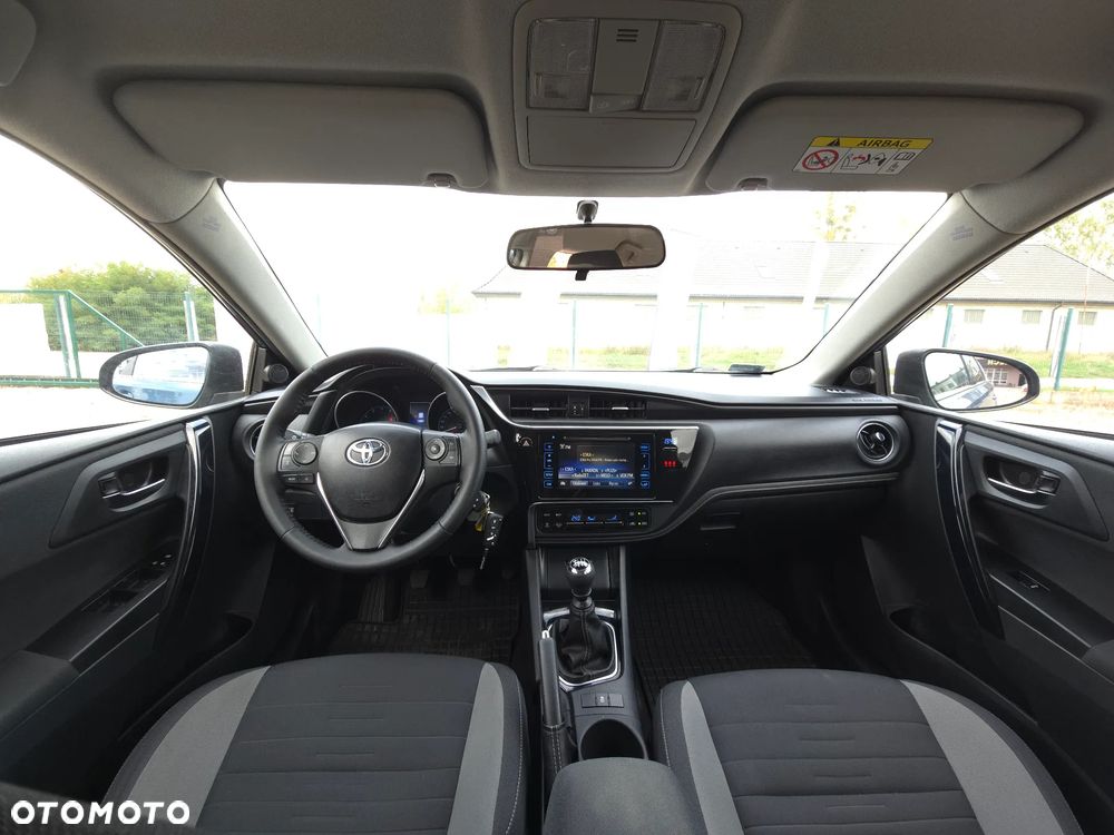 Toyota Auris 1.6 Premium - 33