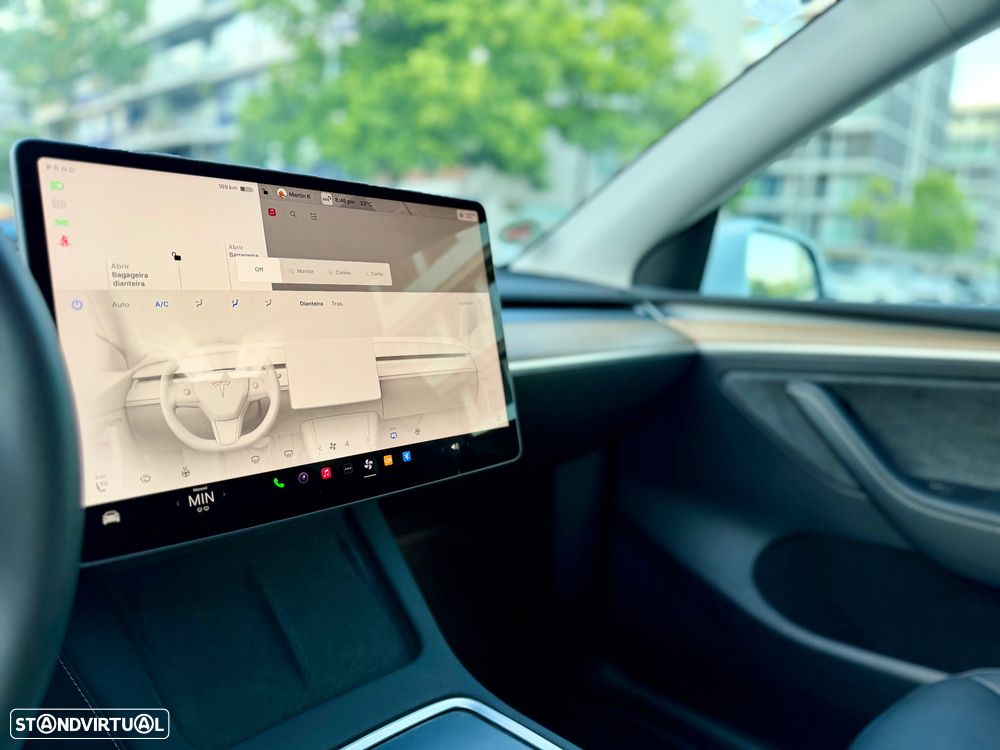 Tesla Model Y Long Range Dual Motor AWD - 27