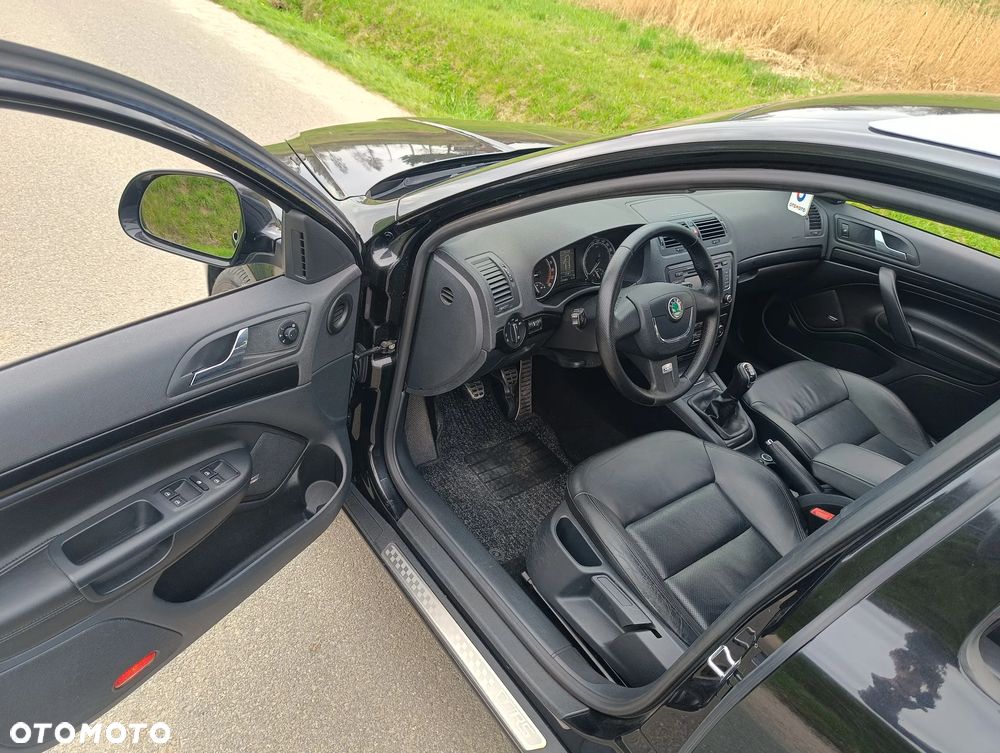 Skoda Octavia 2.0 TDI DPF RS - 37